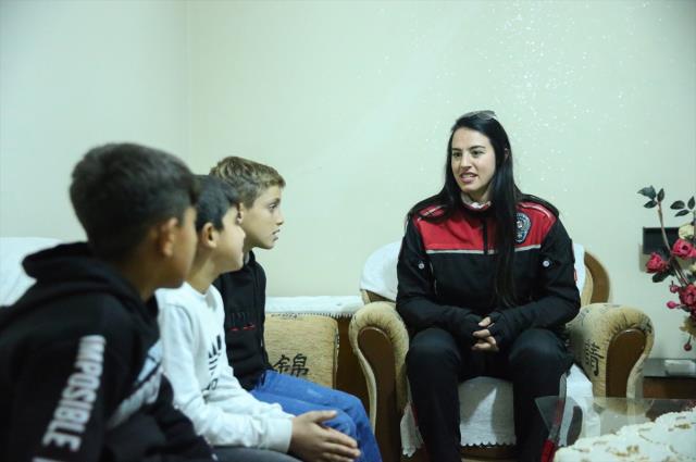 Çalındı sanılan Türk bayrağını milli takıma gönül veren çocukların aldığı belirlendi