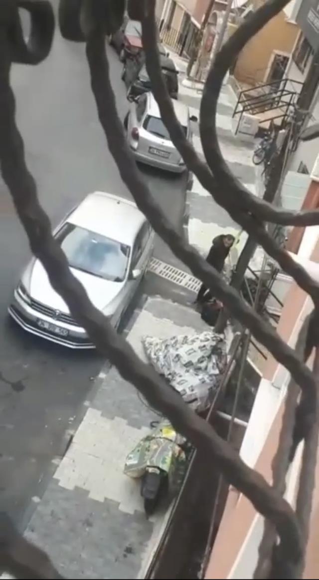 Motosiklet hırsızının pişkin cevabı mahalleliyi çıldırttı: Bir parça alacağım zehir ettiniz Motosiklet hırsızının pişkin cevabı mahalleliyi çıldırttı: Bir parça alacağım zehir ettiniz