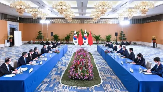 Xi, Güney Kore Devlet Başkanı'yla Görüştü