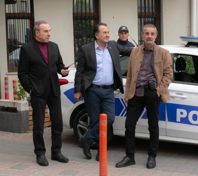 Yapım şirketi, Arka Sokaklar dizisinin çekimlerini 45 gün durdurdu
