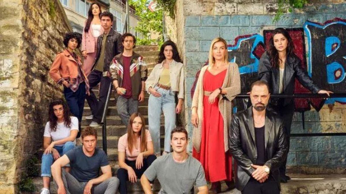 Gelsin Hayat Bildiği Gibi CANLI İZLE | Show Tv Gelsin Hayat Bildiği Gibi yeni bölüm İZLE! Gelsin Hayat Bildiği Gibi 18.bölüm İZLE!