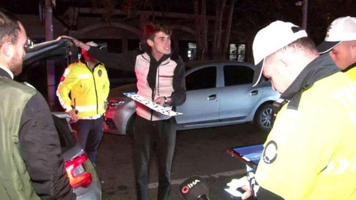 Kadıköy'de denetime takılan plakasız sürücüden şaşırtan tepki: Babam görecek