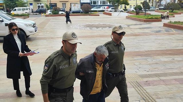 Köpeğe tecavüz görüntüleri ortaya çıkan sapık tutuklandı