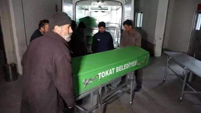 Tokat'ta 3 kişi tabanca ile vurulmuş olarak bulundu Tokat'ta 3 kişi tabanca ile vurulmuş olarak bulundu