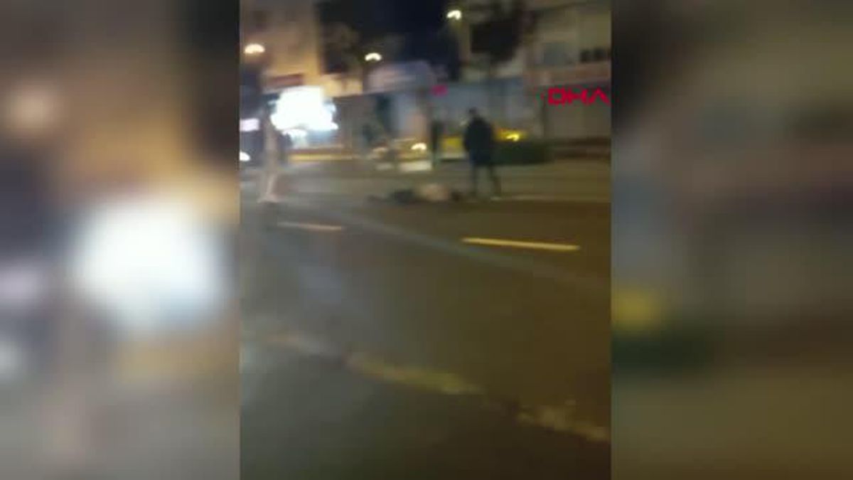 Esenyurt'ta yol ortasında kavga ettikleri kişiyi hastanelik olana kadar dövdüler