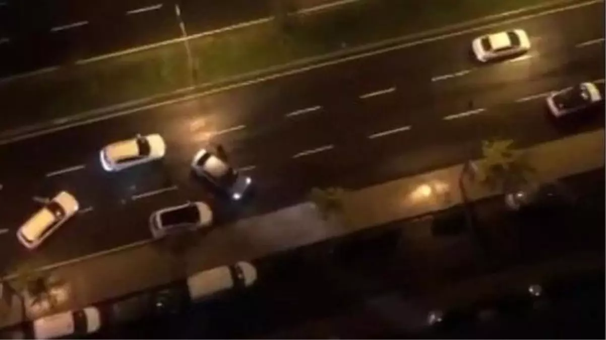 Polis şüpheli şahısların aracını durdurdu! Zanlılar polis otolarına çarparak olay yerinden kaçtı