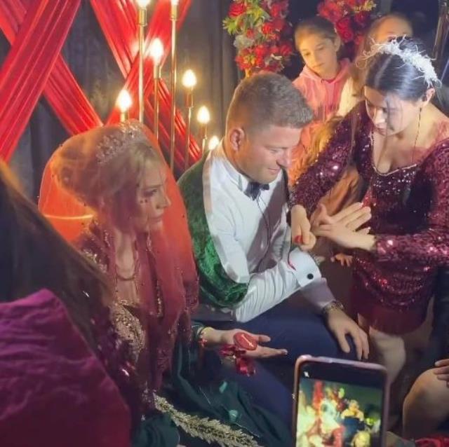 Bir gün nişanlı kalan İsmail Balaban ve İlayda Şeker evlendi Bir gün nişanlı kalan İsmail Balaban ve İlayda Şeker evlendi