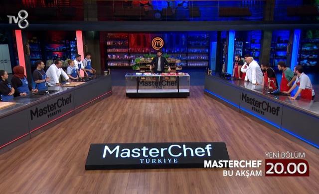 Danilo Şef kime kaşık attı? Masterchef 2 kaşık kime atıldı? 19 Kasım Danilo Zanna 2 kaşığı kime attı? Yarışmacıya mı yoksa şefe mi attı?