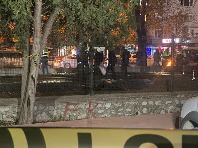 KULAKLIKLA MÜZİK DİNLEYEN SCOOTERLİ GENÇ KIZ TREN ALTINDA CAN VERDİ