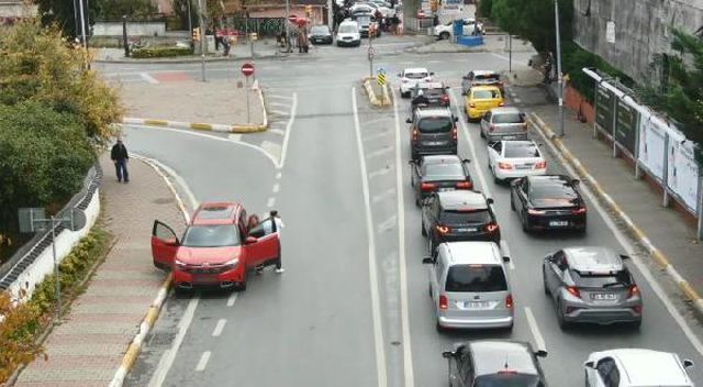 Polisi görünce yaptıkları kurnazlık, drone kamerasına yakalandı