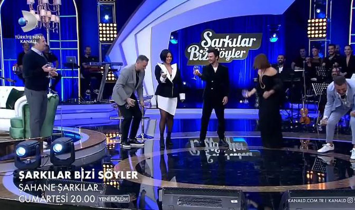 Şarkılar Bizi Söyler konukları kimler? 19 Kasım Şarkılar Bizi Söyler canlı izle! Şarkılar Bizi Söyler bu haftanın konukları kimler?