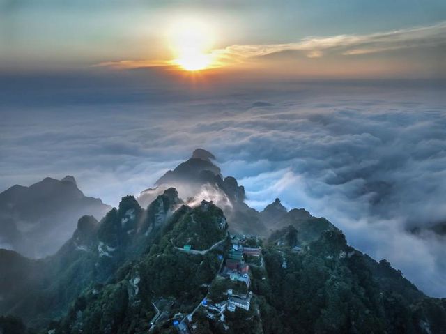 Çin'in Wudang Dağı'ndaki Beş Ejderha Sarayı'nda 1000'den Fazla Tarihi Eser Bulundu