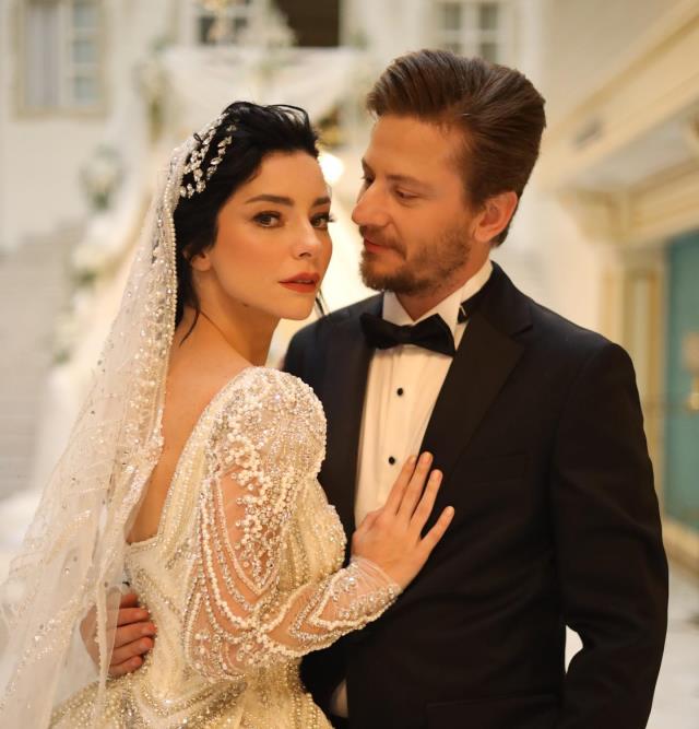 2 aylık eşinden boşanma kararı alan Merve Boluğur, maneviyata yöneldi