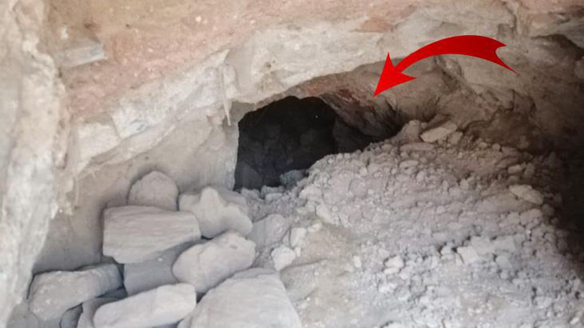 Tarihi eser arıyorlardı! Antik kentte kazdıkları çukurun içinde yakalandılar