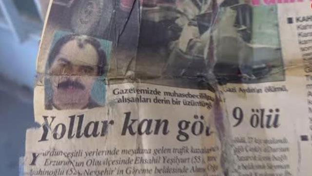 24 yıl önce hayatını kaybeden arkadaşının ölüm haberinin çıktığı gazete kupürünü cüzdanında saklıyor