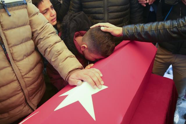 Yürek yakan anlar! Gaziantep'in çocuk şehidi Hasan'a kardeşlerinden son veda