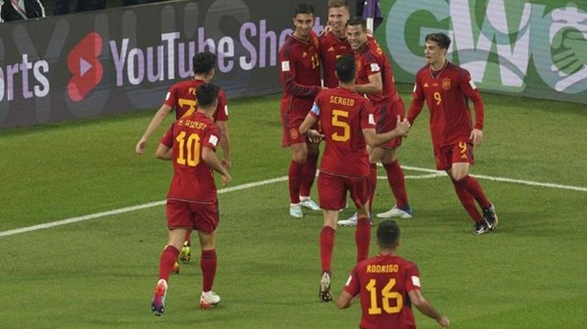 Beşiktaşlılar kıyameti kopardı! TRT spikerinin gülerek kurduğu cümle ortalığı fena karıştırdı