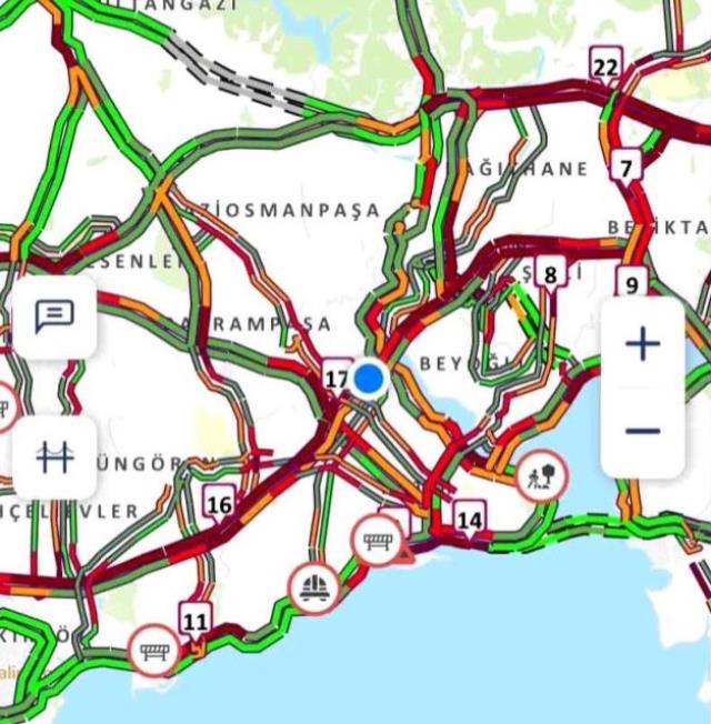 İstanbul'da yollar kilit! Trafik yoğunluğu yüzde 90 oldu, binlerce araç yollarda kaldı