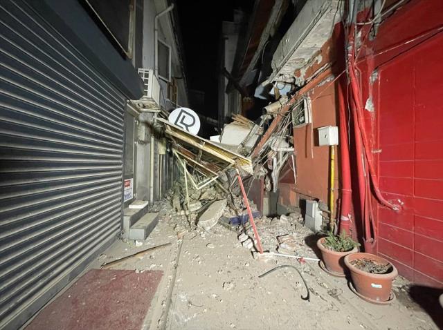 Son Dakika! Düzce'de 5.9 şiddetinde deprem! Sarsıntı İstanbul dahil birçok ilden hissedildi