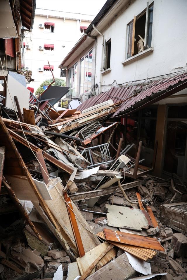 Son dakika: Düzce'yi vuran 5.9 büyüklüğündeki deprem büyük korku yarattı! İşte bölgeden gelen son görüntüler