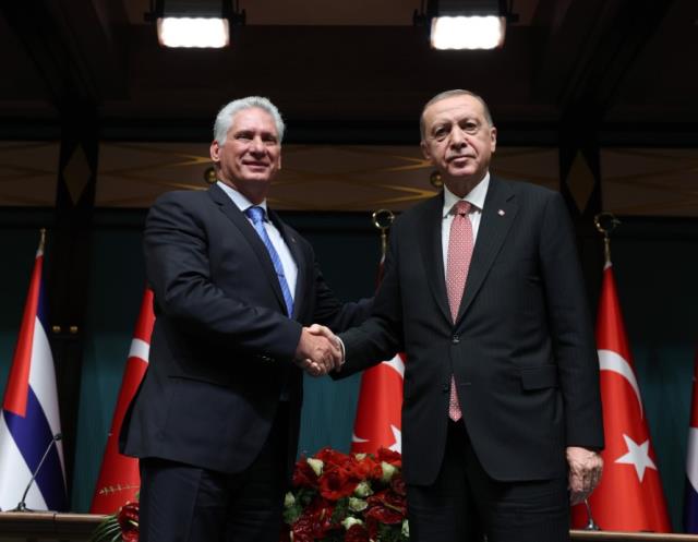 Son dakika: Küba Devlet Başkanı 27 yıl sonra Türkiye'de! İki ülke ticaret hacmini 200 milyon dolara çıkarıyor Son dakika: Küba Devlet Başkanı 27 yıl sonra Türkiye'de! İki ülke ticaret hacmini 200 milyon dolara çıkarıyor