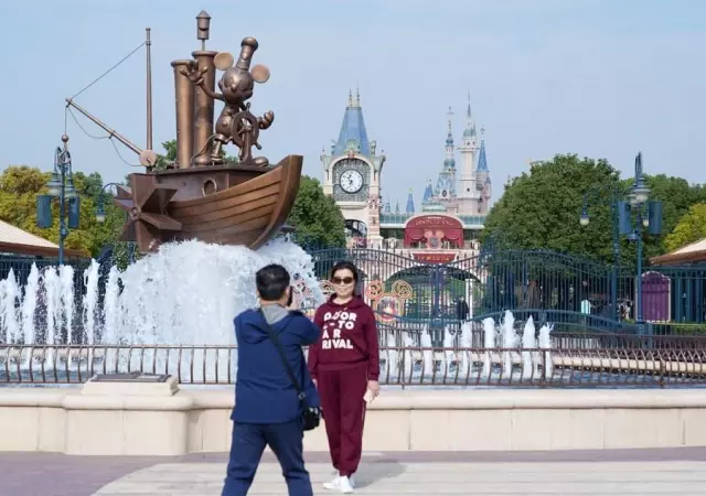 Shanghai Disneyland Cuma Günü Yeniden Açılıyor Shanghai Disneyland Cuma Günü Yeniden Açılıyor