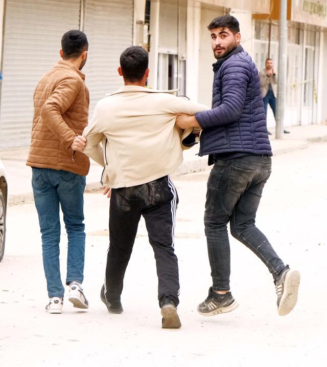 Ümit Özdağ, terör saldırısının yaşandığı Karkamış'a gitti! 40 kişilik grubun protestosuyla ortalık fena karıştı