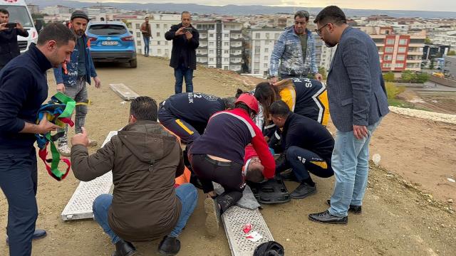 Batman'da cami inşaatının iskelesi çöktü! 2'si ağır 14 işçi yaralandı