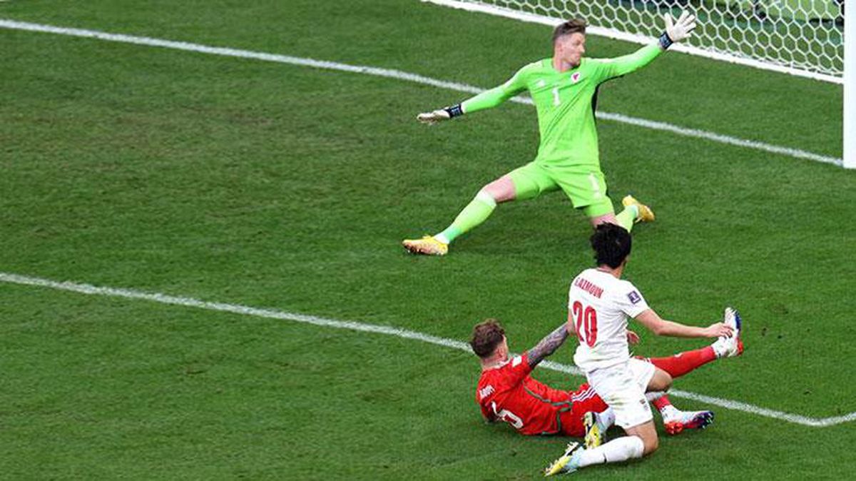Dünya Kupası'nda çılgın maç! Son dakikalarda 2 gol atan İran, Galler'i devirdi