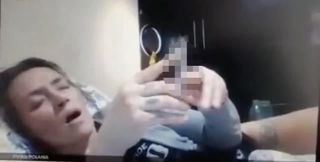 Duruşmaya çıplak şekilde katılan kadın hakim, apar topar görevden alındı Duruşmaya çıplak şekilde katılan kadın hakim, apar topar görevden alındı