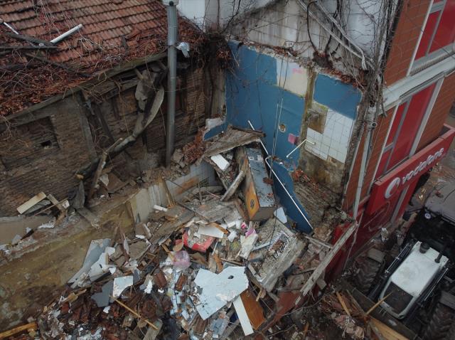 Bakan Kurum: Düzce depreminde 181 yapımız ağır hasar aldı, hepsini yıkıp yerine güvenli konut inşa edeceğiz Bakan Kurum: Düzce depreminde 181 yapımız ağır hasar aldı, hepsini yıkıp yerine güvenli konut inşa edeceğiz