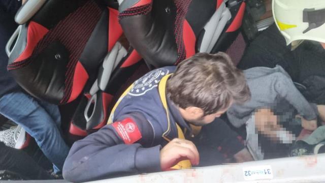 Diyarbakır'da yolcu otobüsü devrildi: Çok sayıda yaralı var