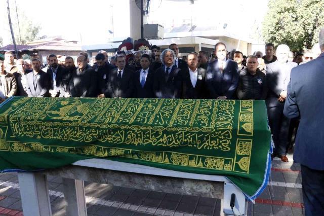 Fatih Terim'in annesi Nuriye Terim son yolculuğuna uğurlandı Fatih Terim'in annesi Nuriye Terim son yolculuğuna uğurlandı