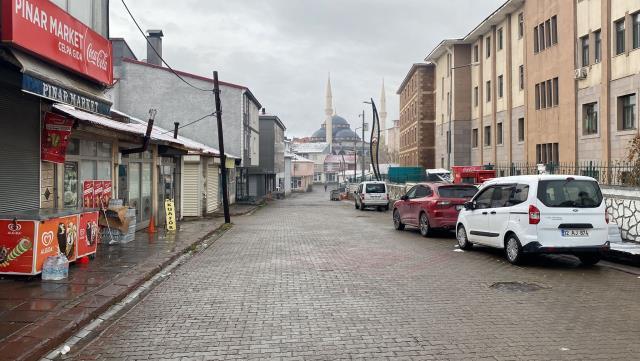 Her yıl metrelerce karla mücadele eden Bingöllüler kar bekliyor