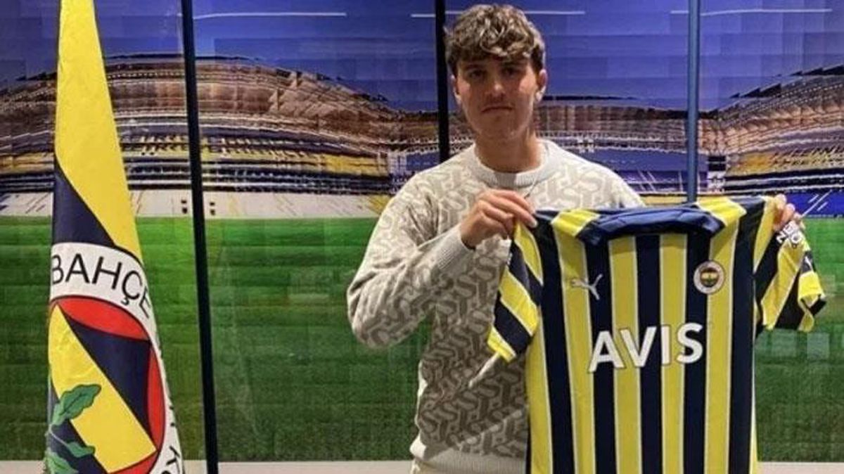 Kimse bu imzayı beklemiyordu! Genç yıldız resmen Fenerbahçe'de