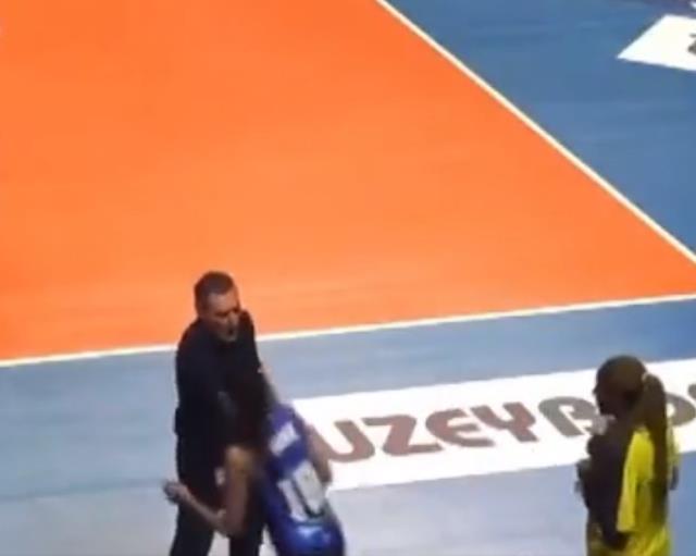 Fenerbahçe'de kadın sporcuya şiddet iddiası! Hocanın yaptığı hareket taraftarları çıldırttı