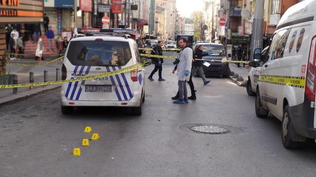 Kız kaçırma kavgasında kan döküldü! Sokak ortasında 3 kişiyi bıçaklayıp kayıplara karıştılar Kız kaçırma kavgasında kan döküldü! Sokak ortasında 3 kişiyi bıçaklayıp kayıplara karıştılar