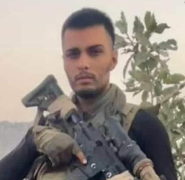 Şehidin silah arkadaşlarının okuduğu marş tüyleri diken diken etti