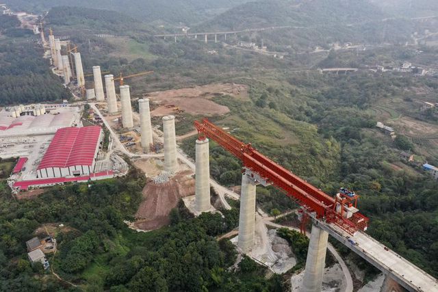 Chongqing'de Yüksek Hızlı Demiryolu İnşaatı