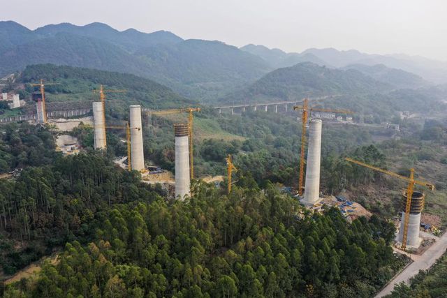 Chongqing'de Yüksek Hızlı Demiryolu İnşaatı