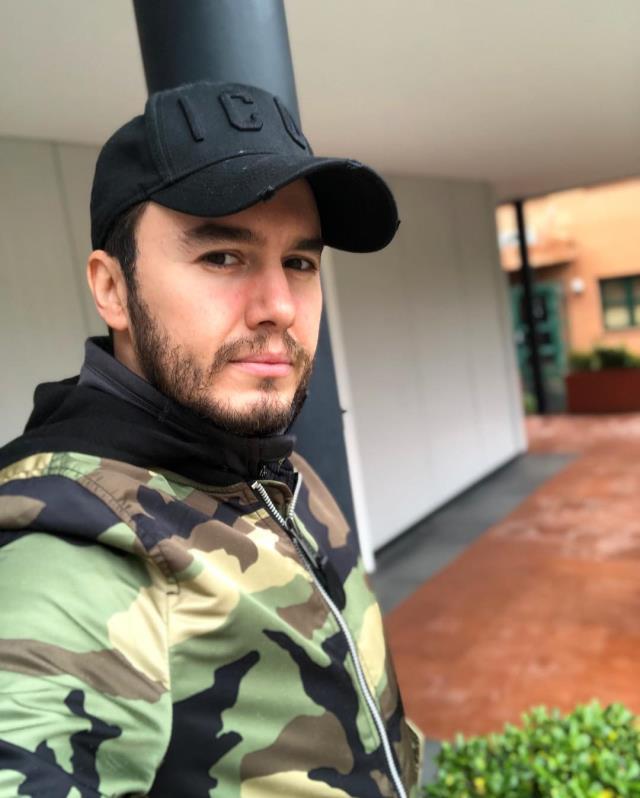 Mustafa Ceceli'nin ailesine ait kuyumcuya hırsız girdi, 2,5 milyonluk altın çalındı Mustafa Ceceli'nin ailesine ait kuyumcuya hırsız girdi, 2,5 milyonluk altın çalındı