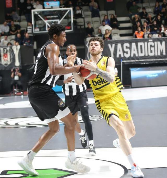 Potada derbi Fenerbahçe'nin! Yenilmezlik serisine Beşiktaş da son veremedi Potada derbi Fenerbahçe'nin! Yenilmezlik serisine Beşiktaş da son veremedi