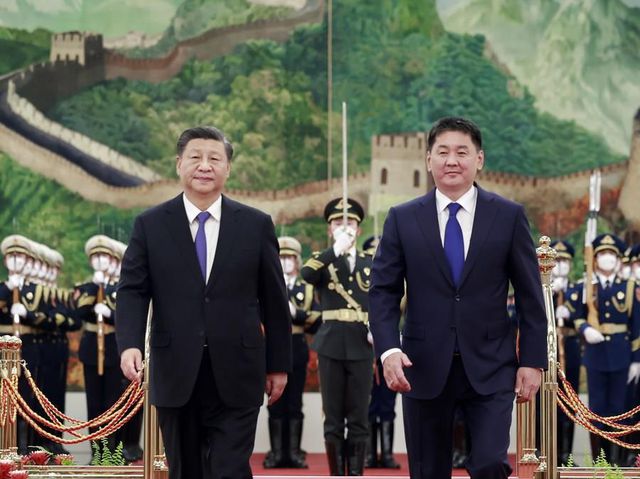 Xi, Moğolistan Cumhurbaşkanı ile Görüştü Xi, Moğolistan Cumhurbaşkanı ile Görüştü