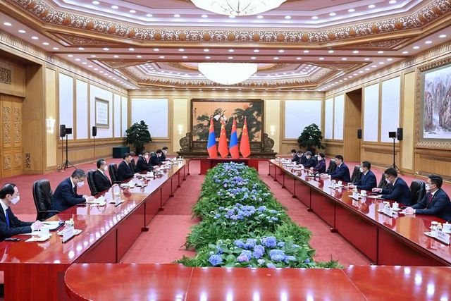Xi, Moğolistan Cumhurbaşkanı ile Görüştü Xi, Moğolistan Cumhurbaşkanı ile Görüştü