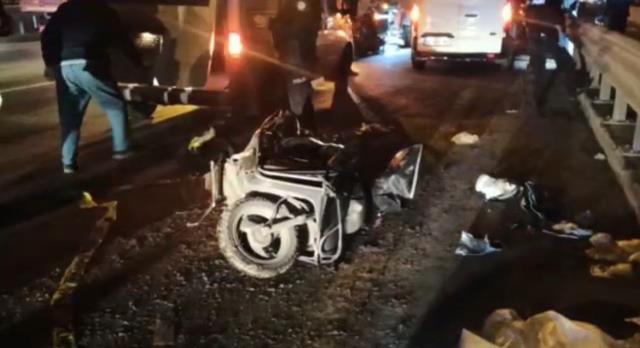 Ankara'da bariyerlere çarpan moto kurye hayatını kaybetti