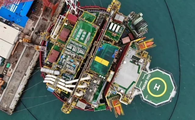 Dev Açık Deniz Petrol Fabrikası Qingdao'da Başarıyla Teslim Edildi Dev Açık Deniz Petrol Fabrikası Qingdao'da Başarıyla Teslim Edildi