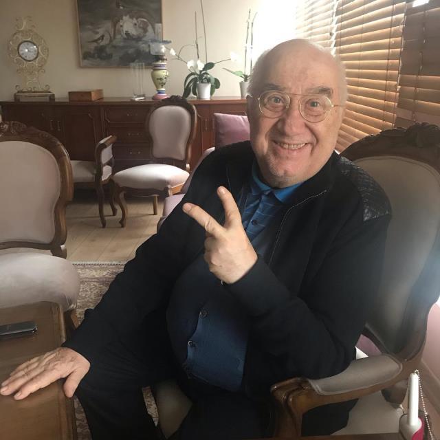 Kanseri nükseden Erkan Özerman'ın sözleri yürek dağladı: Hayatımın sonunu yaşıyorum Kanseri nükseden Erkan Özerman'ın sözleri yürek dağladı: Hayatımın sonunu yaşıyorum