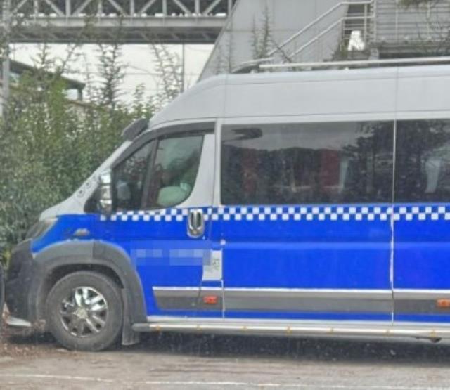 Minibüsün kapılarını kapatıp, üniversiteli kıza cinsel saldırıya kalkıştı Minibüsün kapılarını kapatıp, üniversiteli kıza cinsel saldırıya kalkıştı