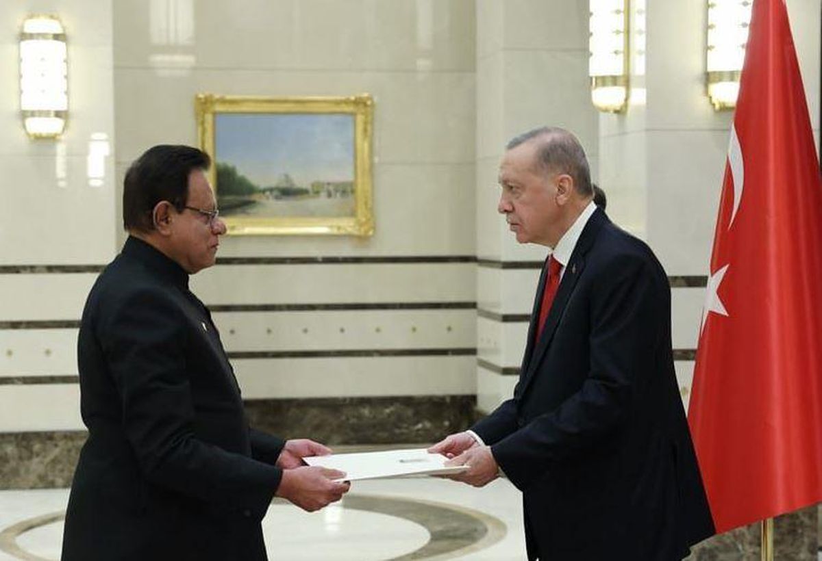 Pakistan'ın Türkiye Büyükelçisi, Cumhurbaşkanı Erdoğan'a güven mektubu sundu