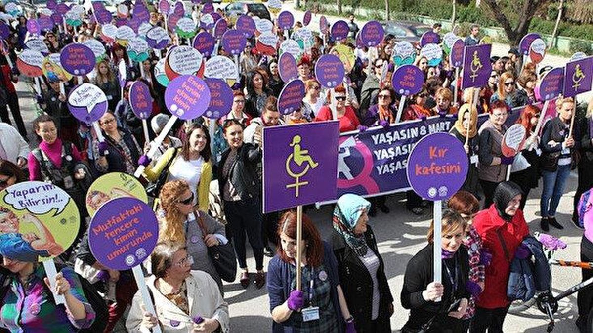 Son Dakika: İçişleri Bakanlığı'ndan, LGBTİ bireyler için özel dayanışma merkezi açtığı iddia edilen Nilüfer Belediyesi'ne inceleme